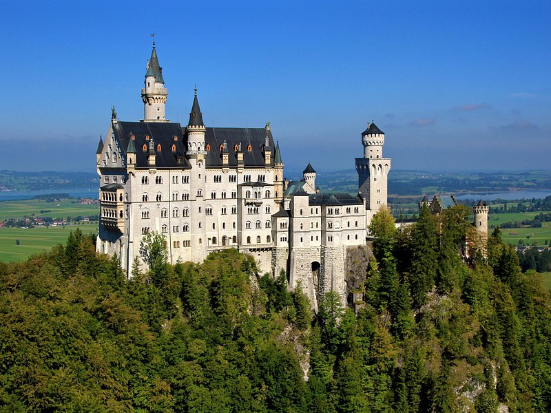 Neuschwanstein Castle and Linderhof Palace Day Trip from Munich