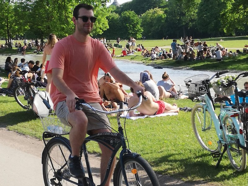 Mini Classic Bike Tour incl. Beer Garden Stop @ 4pm