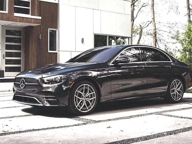 Airport Transfer: Munich Airport MUC to Munich by Business Car