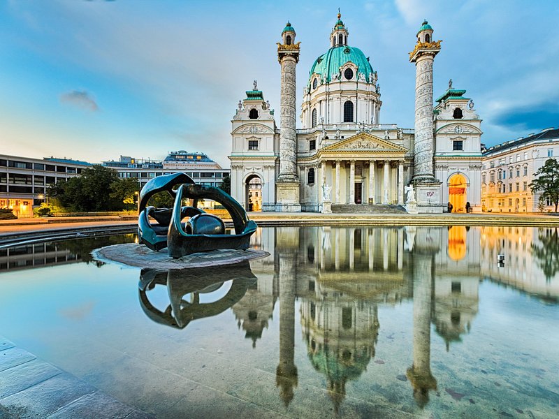 Private Transfer from Munich to Vienna with 2 hours for sightseeing