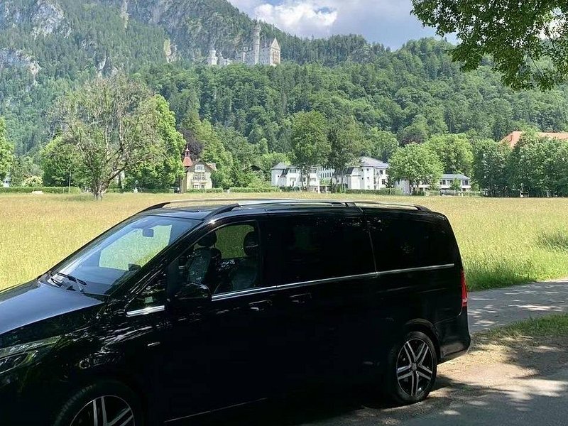 Private Day Tour from Munich to Neuschwanstein Castle and Füssen