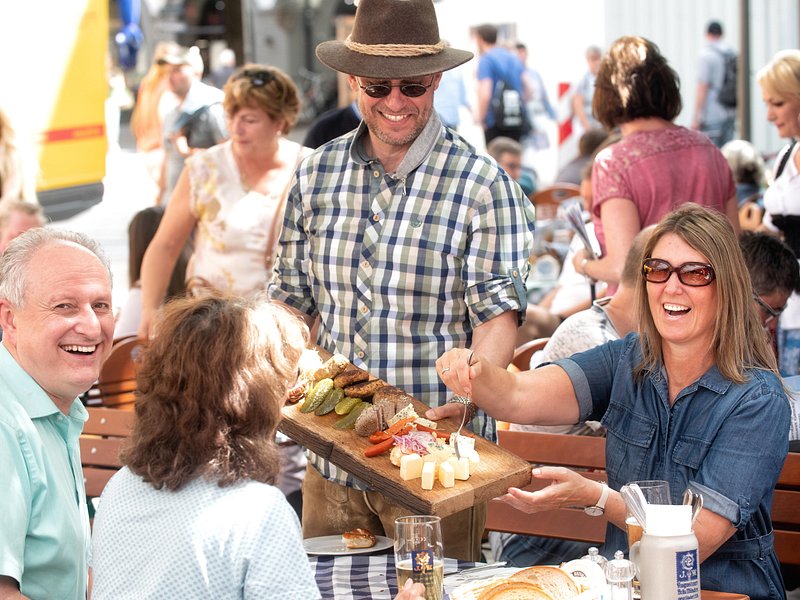 Bavarian Beer and Food Evening Tour in Munich