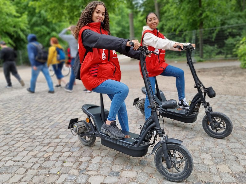 2 hour Sights Guided E-Scooter Tour in Munich