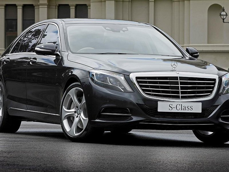 Departure from Munich City to Munich Airport MUC by Luxury Car