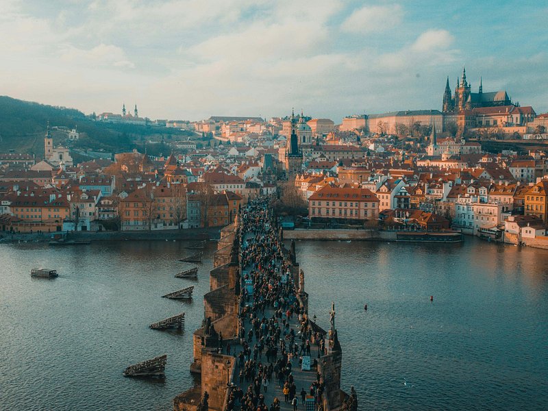 Private Scenic Transfer from Munich to Prague with 4h of Sightseeing