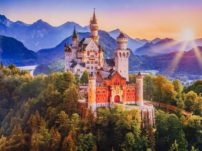 Private day trip: Munich to Neuschwanstein Castle, local driver