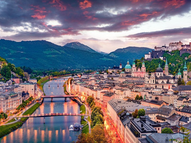 Private day trip from Munich to Salzburg, Hallstatt & back
