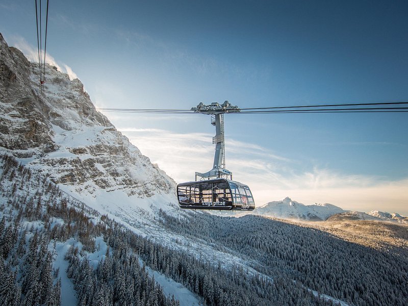 Private: Mount ZUGSPITZE & SNOW Much More – Deluxe Tour from Munich