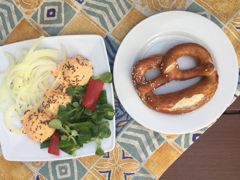 Premium Private Foodie Experience with Local – all tastings included