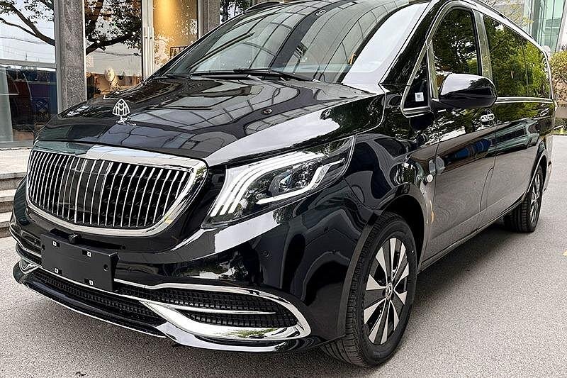 Munich Airport (MUC) Private Transfer to Munich City/Hotels