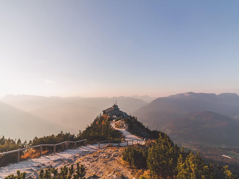 Private day trip from Munich to Eagles Nest, Salzburg and back