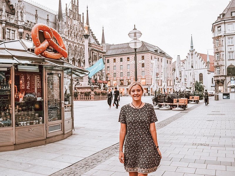Private History and Culture Munich Tour – English Garden, Marienplatz & more