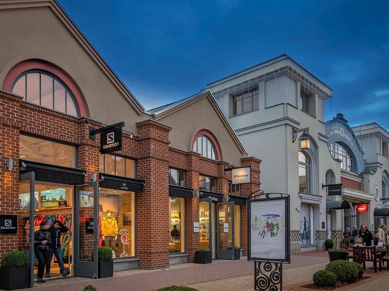 Private Shopping Tour from Munich to Ingolstadt Outlet Village