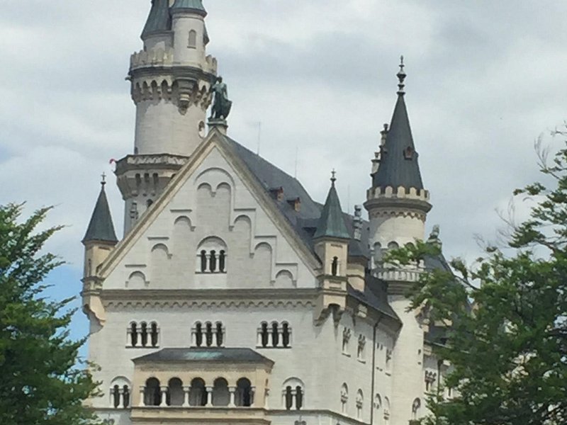 Munich to NEUSCHWANST. or ROTHENB or EAGLES NEST or SALZB combine