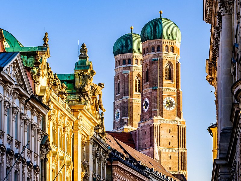 5 Top Churches in Munich Private Walking Tour