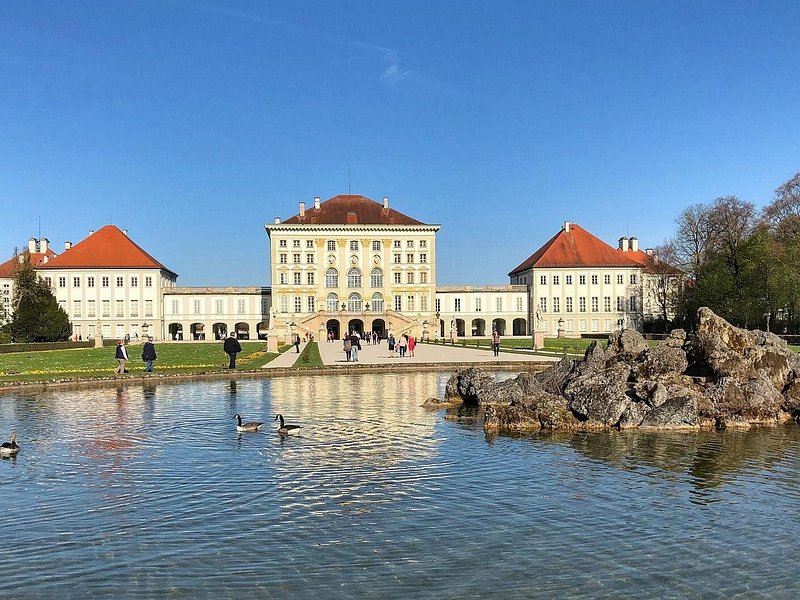 Munich Private Guided Walking Tour including Nymphenburg Palace