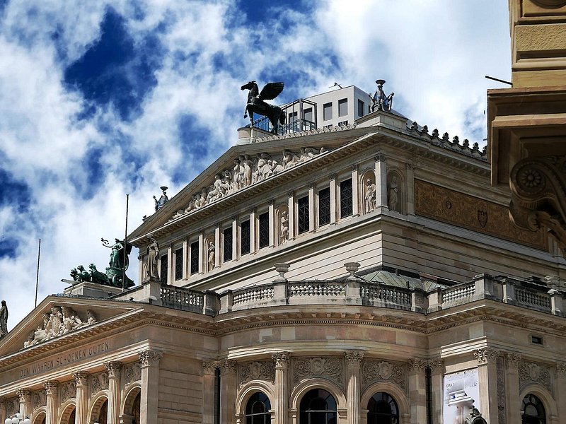 Private Transfer from Munich to Frankfurt with 2 hours for sightseeing