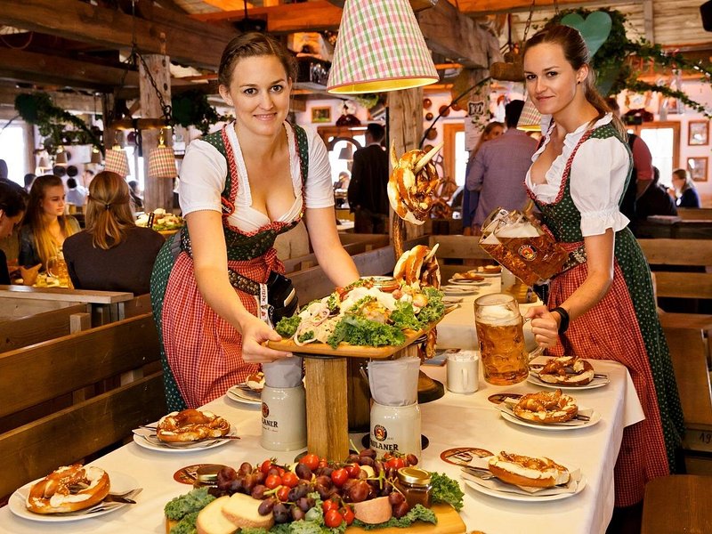 Private VIP Oktoberfest, Table, 3-Course-Menu, Beer & Champagne