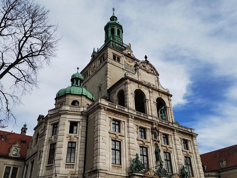 Visit the Bavarian National Museum with Paul