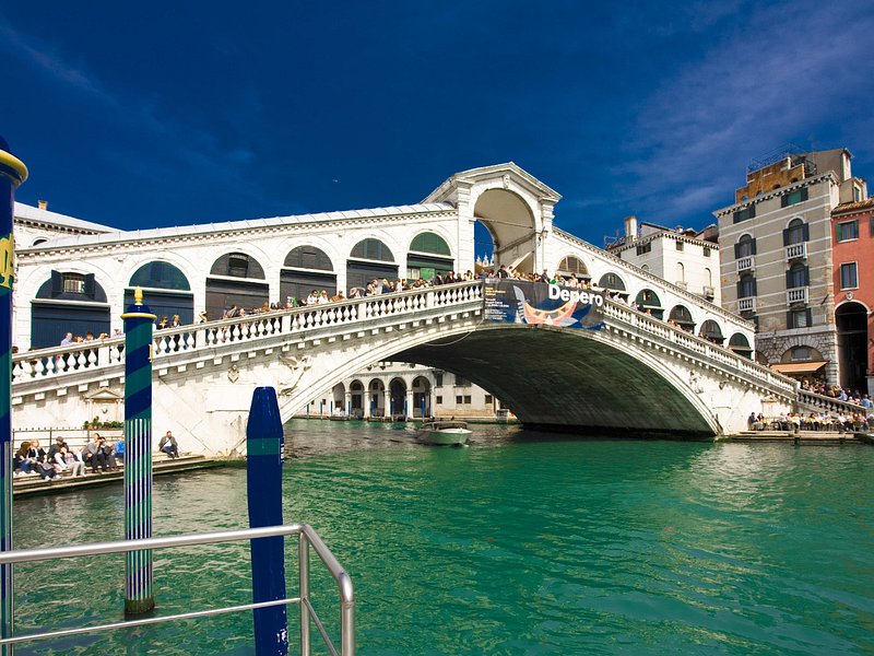 Private Tour from Munich to Venice with stop in Salzburg
