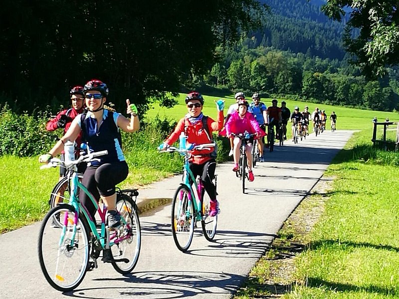 Private Classic Bike Tour of Munich (min. 4 – 22 Riders)