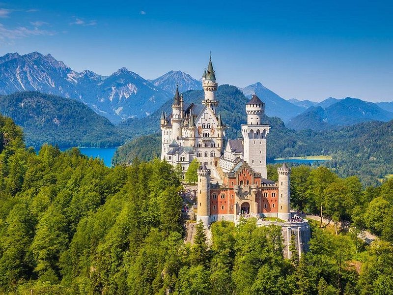 Neuschwanstein Castle, Ettal Abbey and Oberammergau Private Tour from Munich