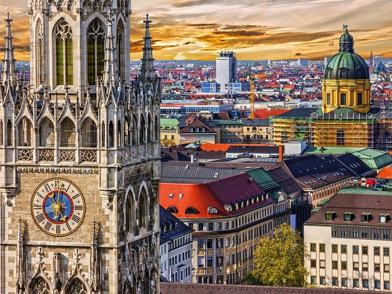 Munich: Old Town Highlights Private Walking Tour