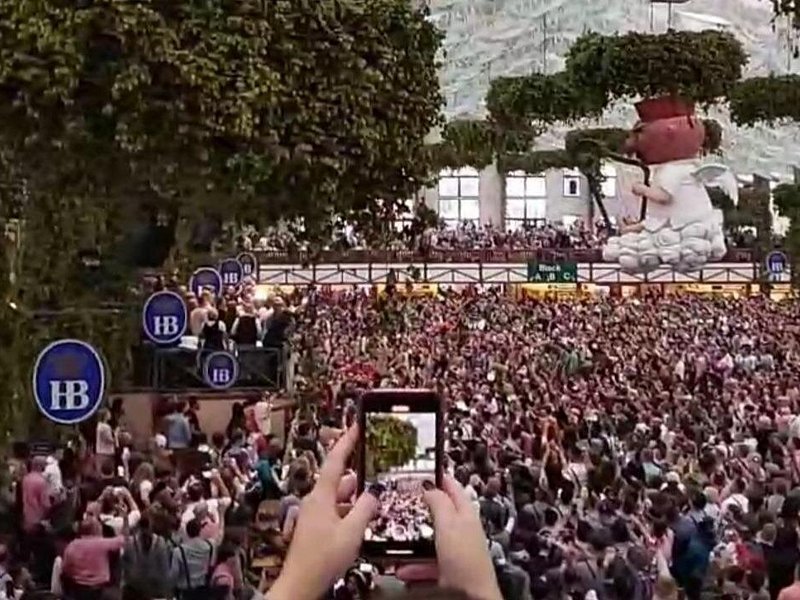 Oktoberfest Munich 2025 Opening Weekend VIP Table, Beer & Food