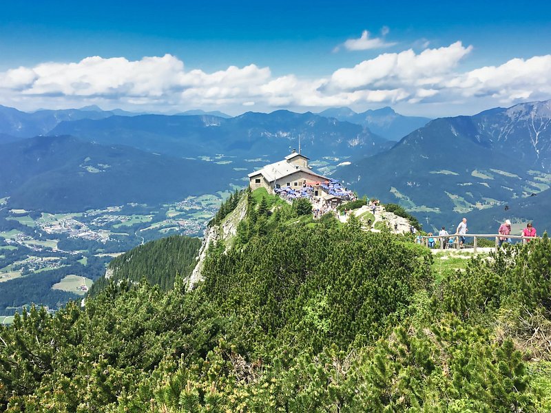 Private Transfer from Munich to Salzburg with 3h on Eagle’s Nest