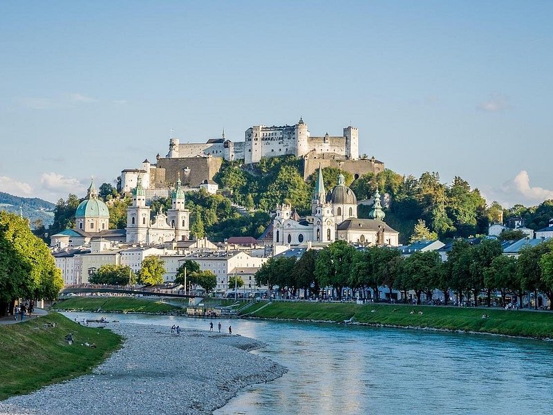 Munich to Eagle’s Nest and Salzburg a Private Day Trip