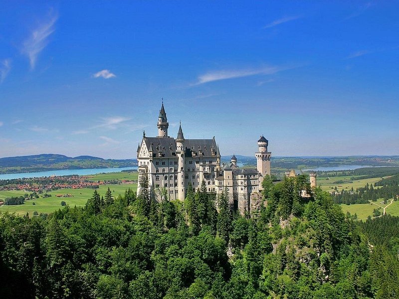 Round trip from Munich to Neuschwanstein castle in a private car