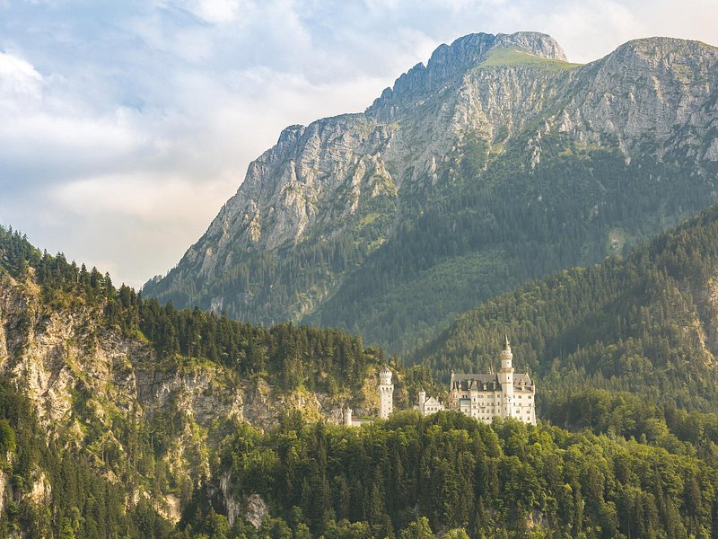 For Small-Groups: Private Neuschwanstein, Skip The Line & Meal