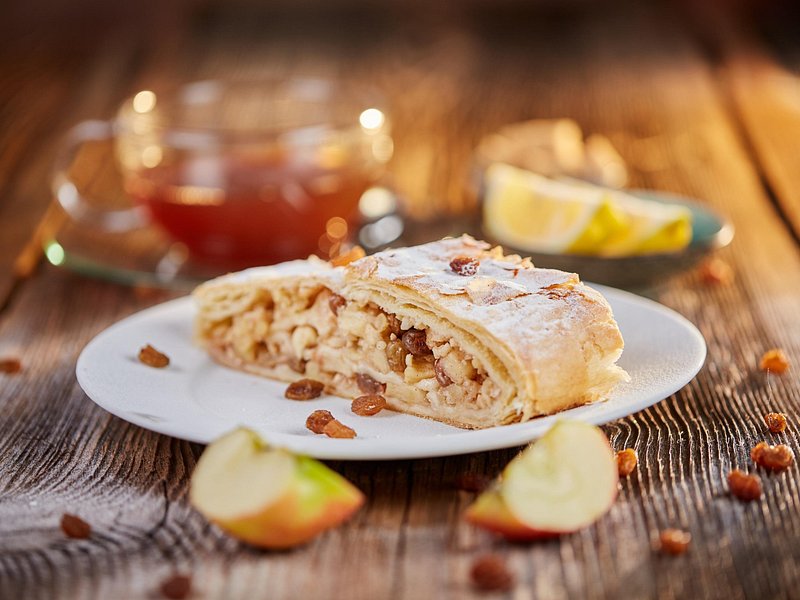 Traditional German Food and Munich Old Town Private Tour