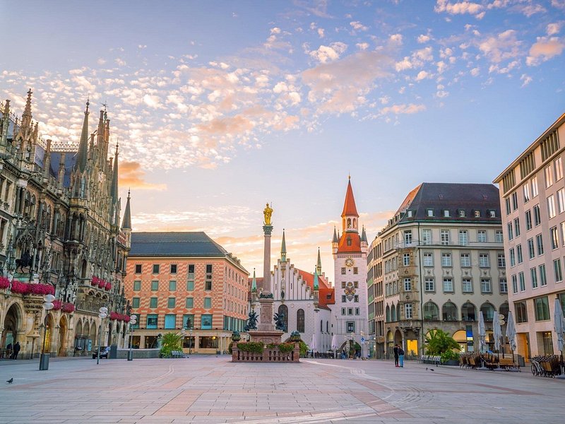 Munich Old Town and Viktualienmarkt Private Tour and Tasting