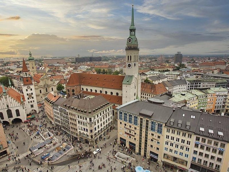 Private arrival OR departure transfer from/to Munich airport