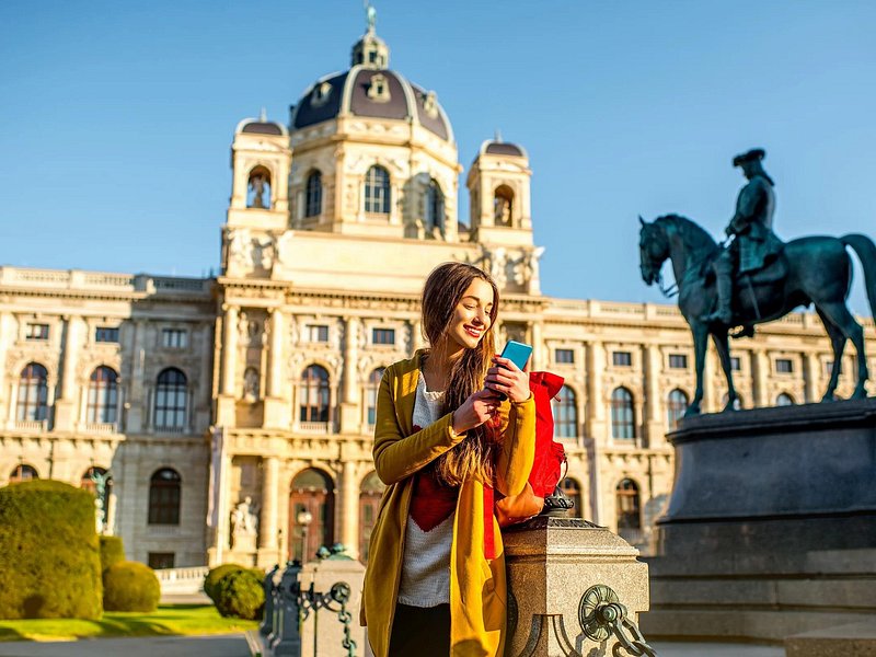 Munich to Vienna and Salzburg Day Tour with Private Transfers