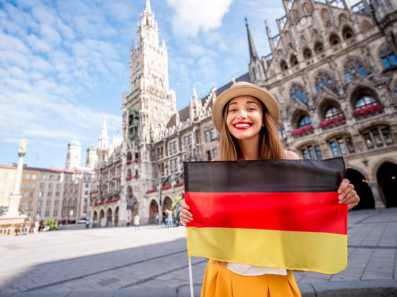 Munich New Town Hall and Beyond – Private Walking Tour