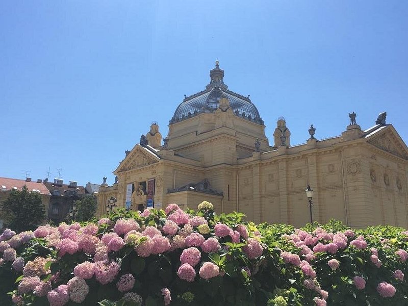 Private Transfer from Munich to Zagreb with 2h of Sightseeing