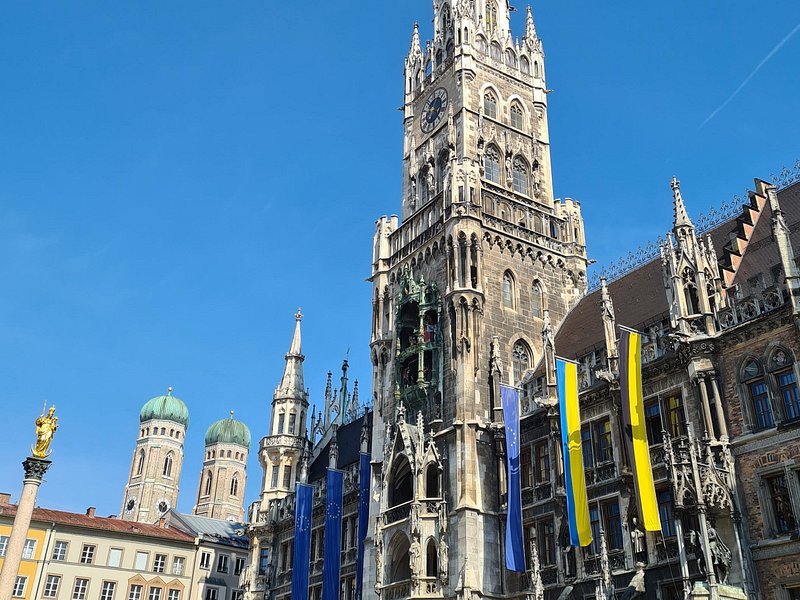 Private History Munich Tour: Iconic Sights and WWII Landmarks