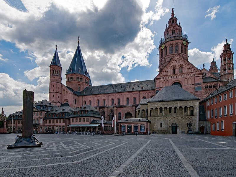 Private Transfer From Munich to Mainz With a 2 Hour Stop